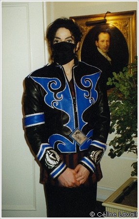 Michael Jackson porte la veste Magic Sprite créée par Céline Lavail